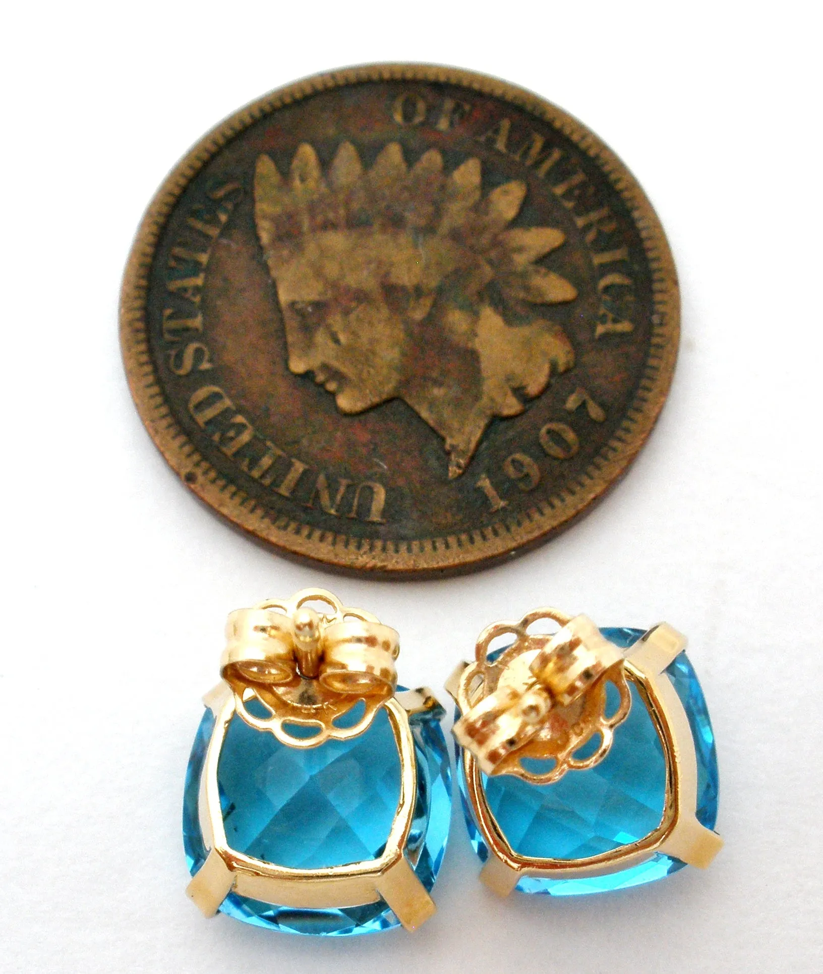 14K Gold Blue Topaz Earrings 5 Cts