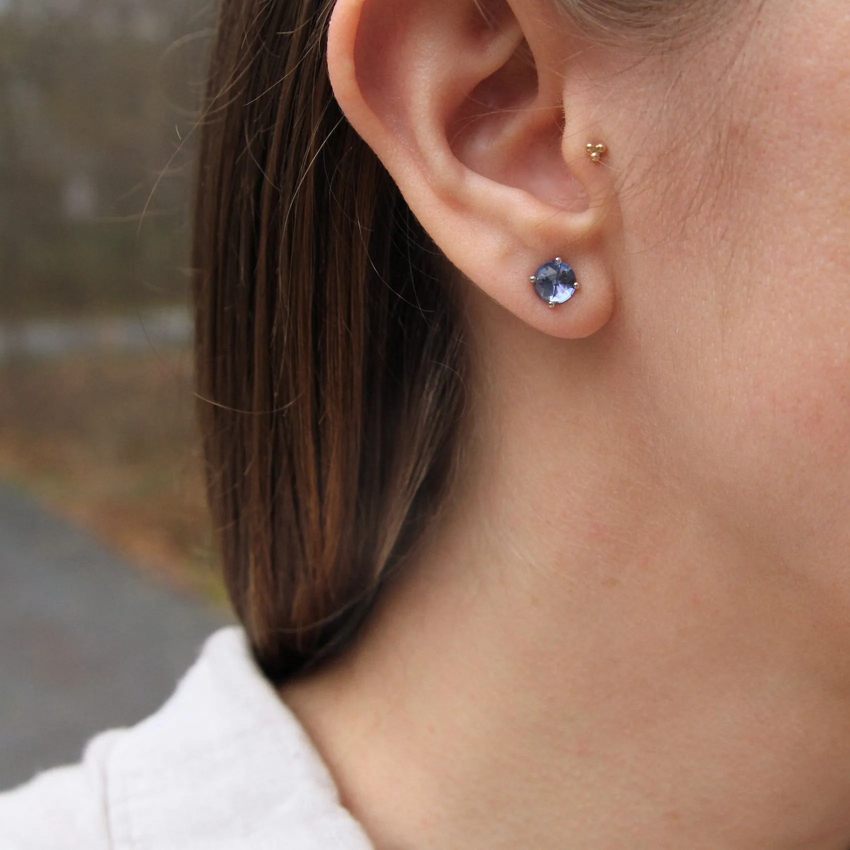 14k White Gold 6mm Round English Blue Topaz Post