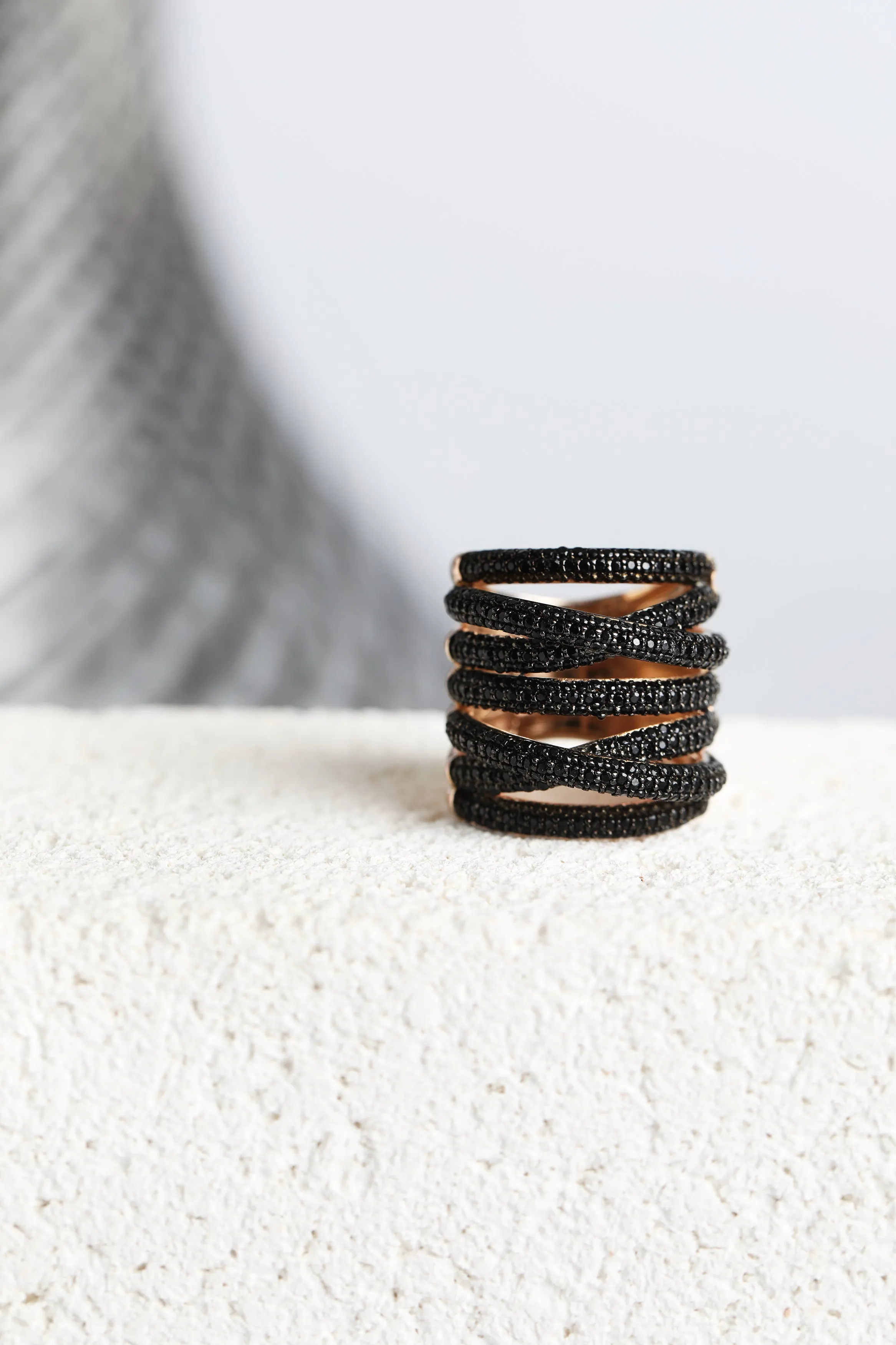 BELLA ROSE CROSSOVER RING