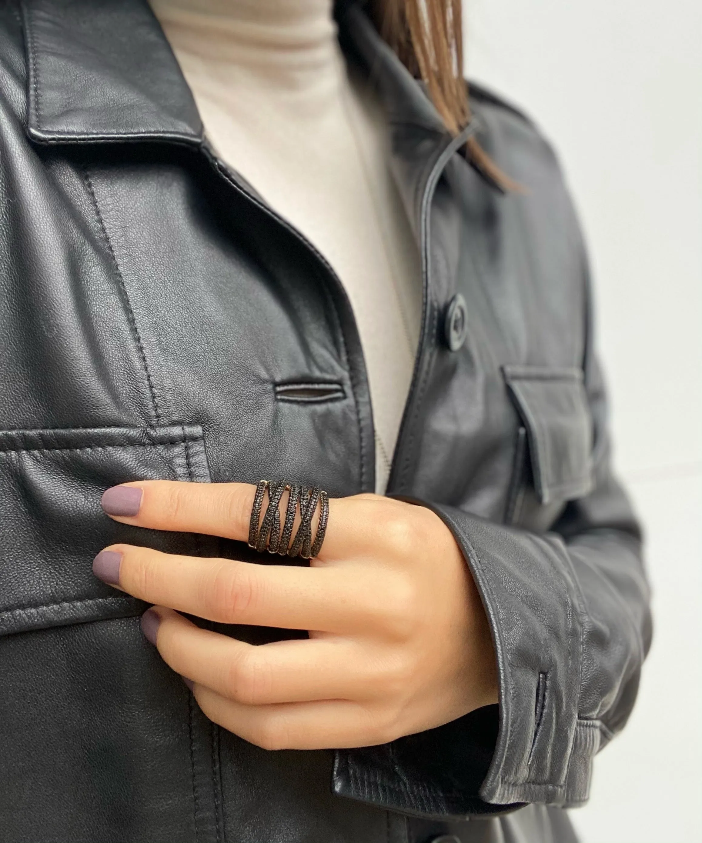 BELLA ROSE CROSSOVER RING