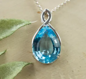 Blue Topaz Pendant; Genuine Brazilian Topaz; 12.470cts