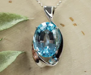 Blue Topaz Pendant; Genuine Brazilian Topaz; 15.660cts