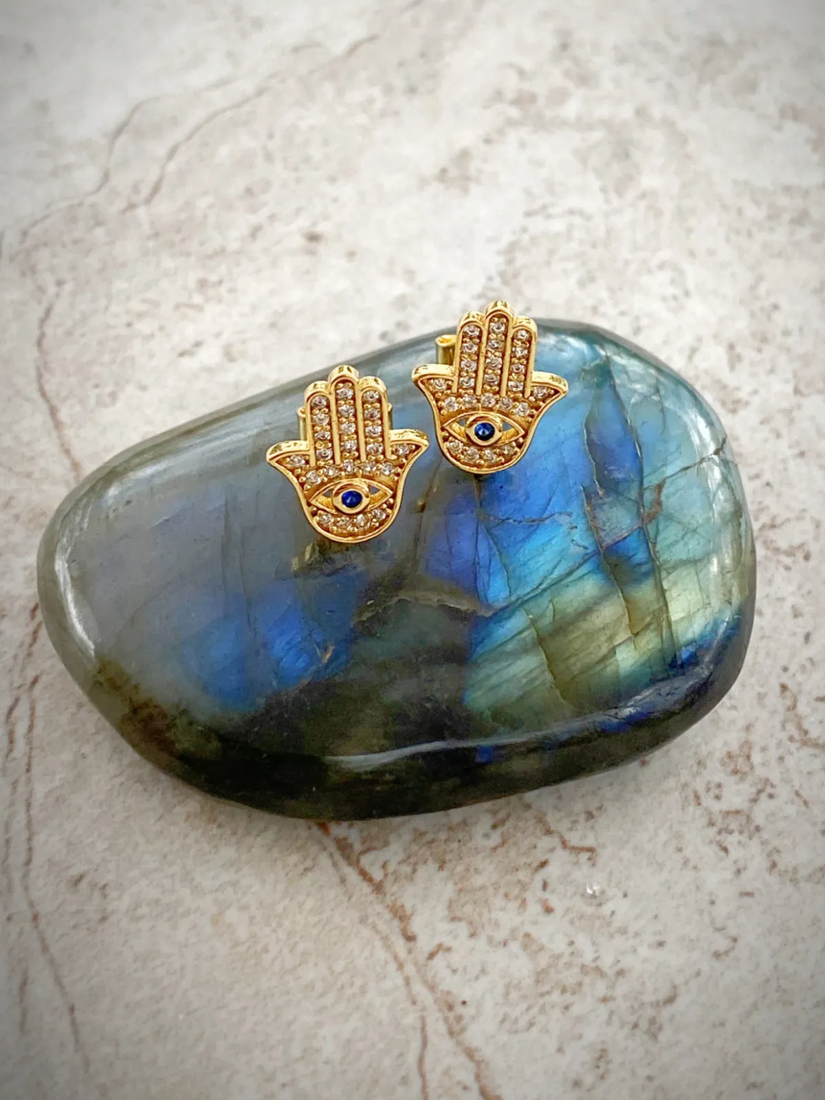 CZ Hamsa Posts