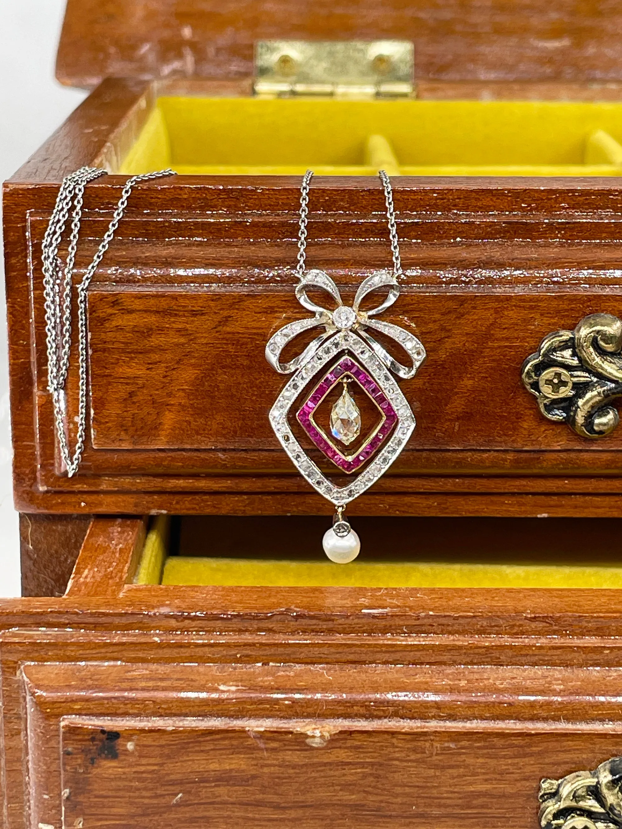 Fine GIA Natural Saltwater Pearl Ruby & Diamond Antique Edwardian Belle Époque Bow LAVALIÈRE Platinum Gold Necklace