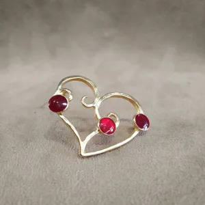 Gold entwined heart red brooch