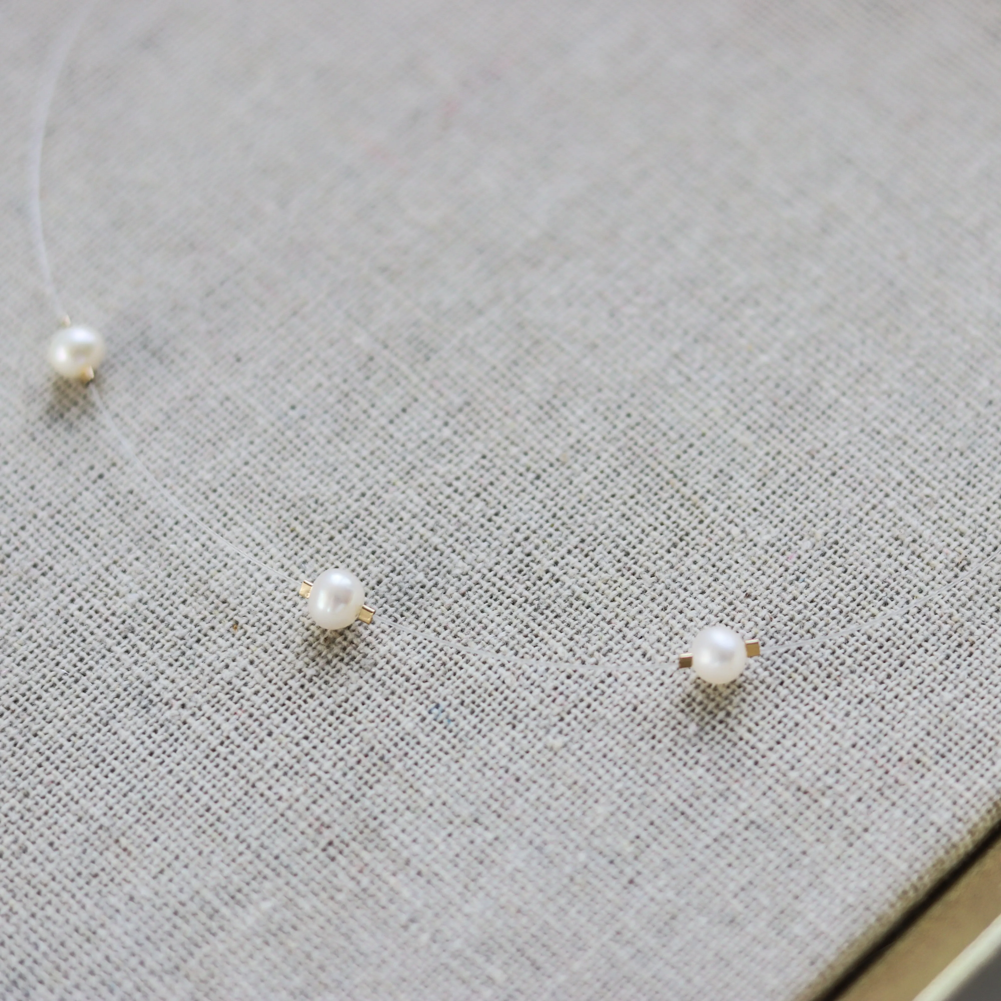 Illusion Pearls Choker