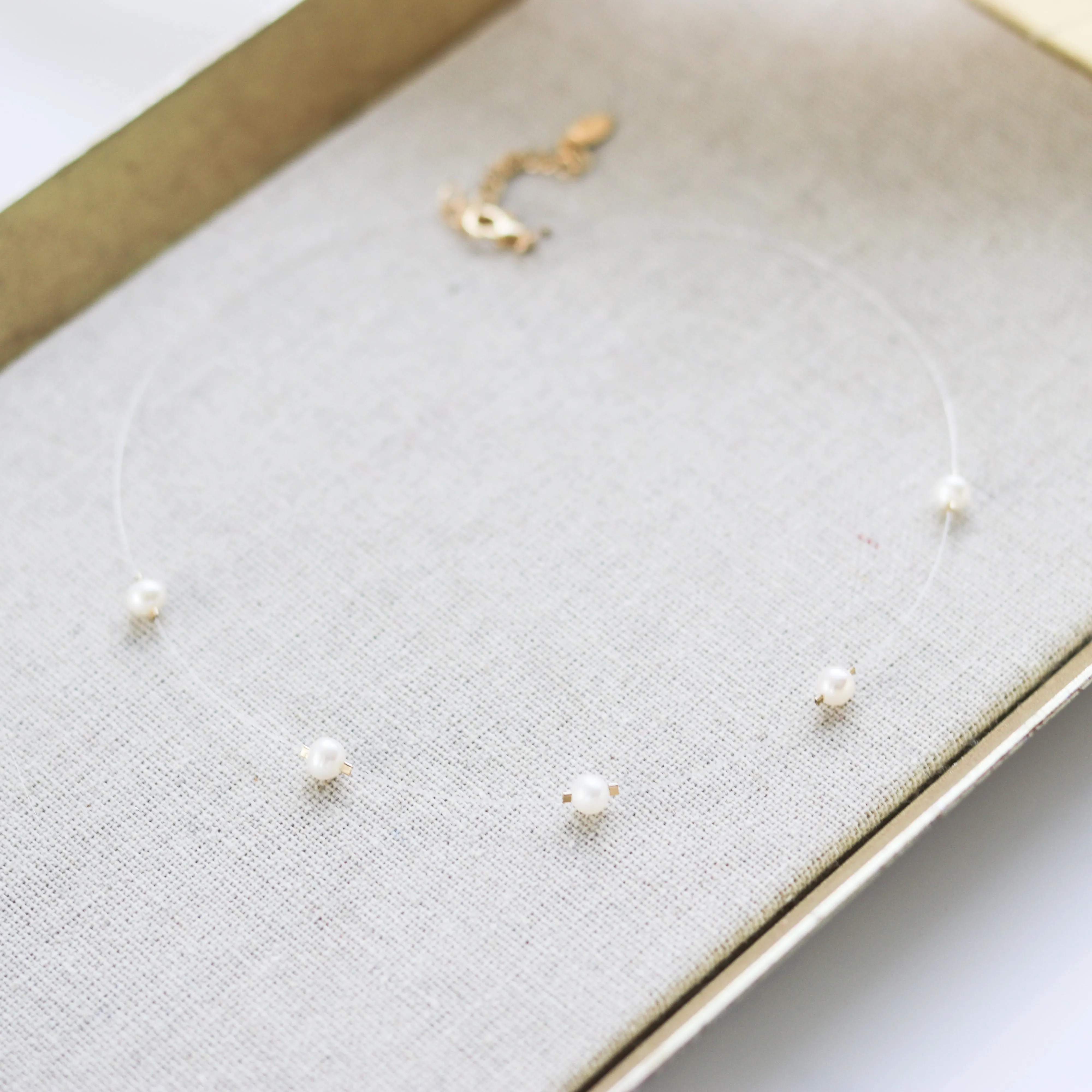 Illusion Pearls Choker