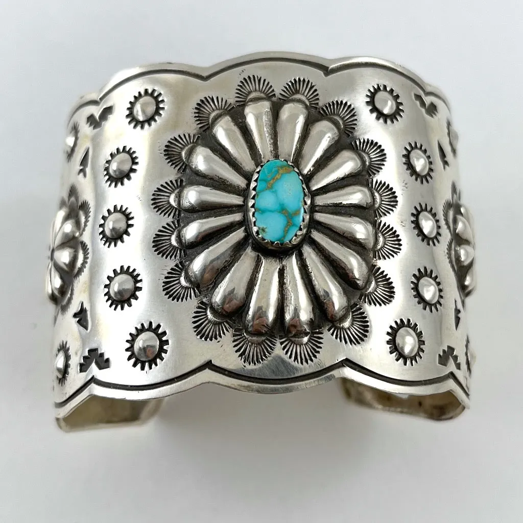 Large Vintage Tourist Bracelet<br>Size: L