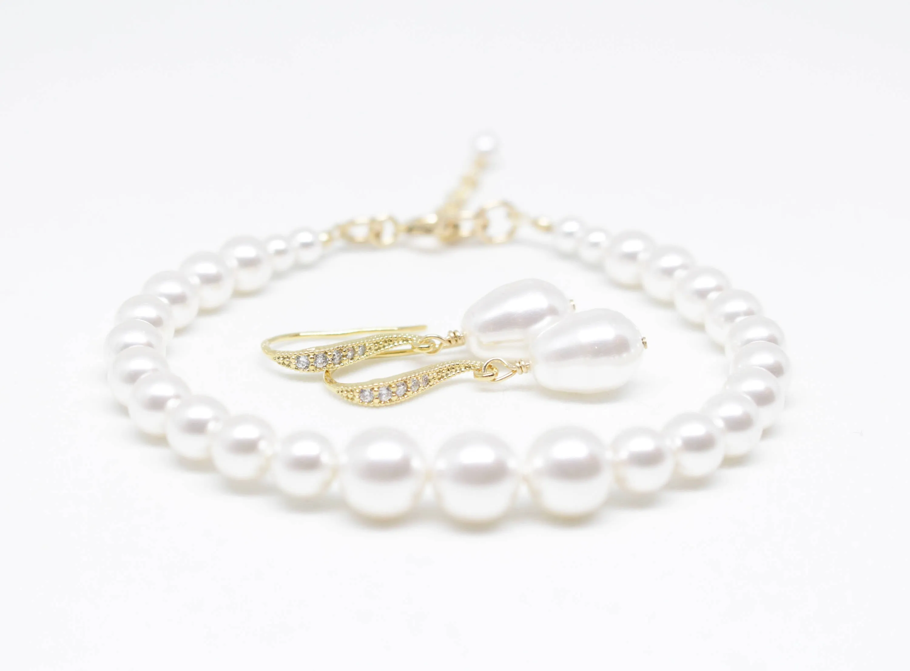 Pear Pearl Drop Gold Earrings and Bracelet Set