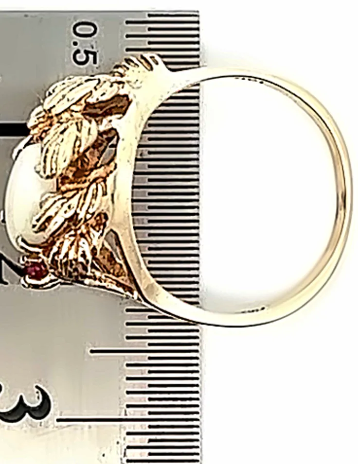 "Valentine's Glow: 10K Yellow Gold Opal Ring"