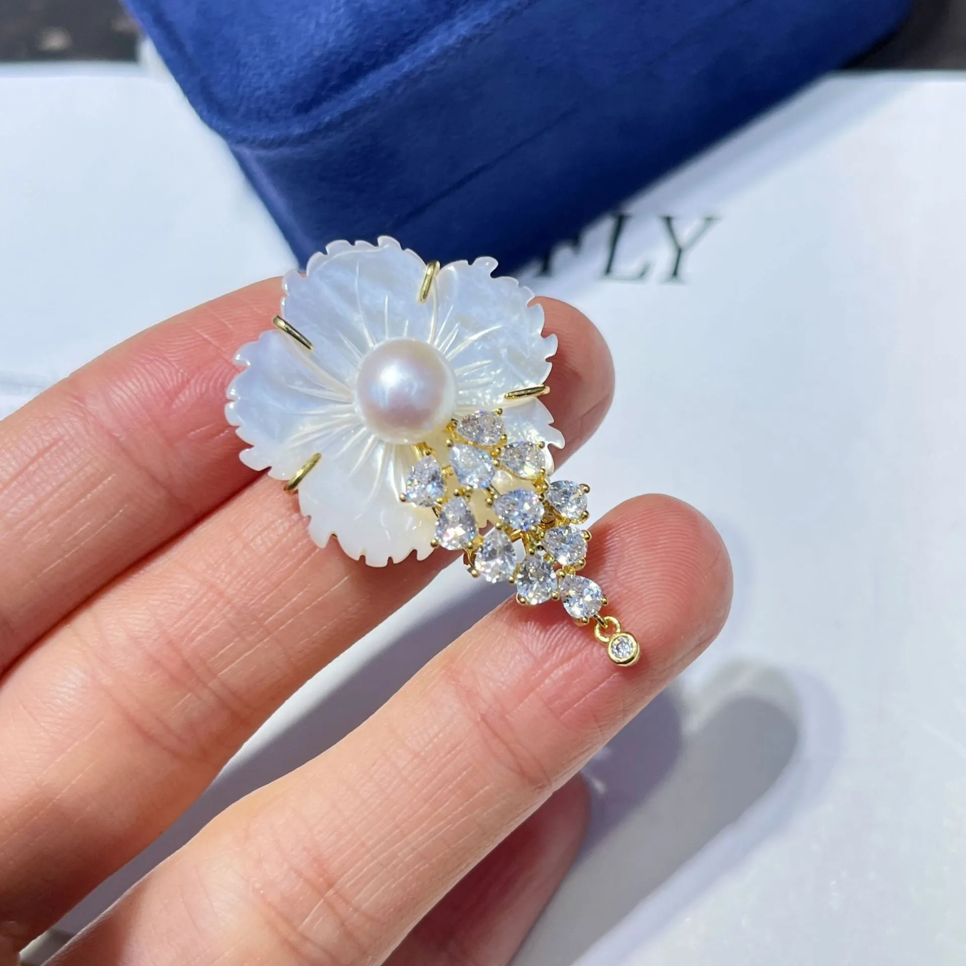 Shell Carved Flower Pearl Cubic Zirconia Brooch