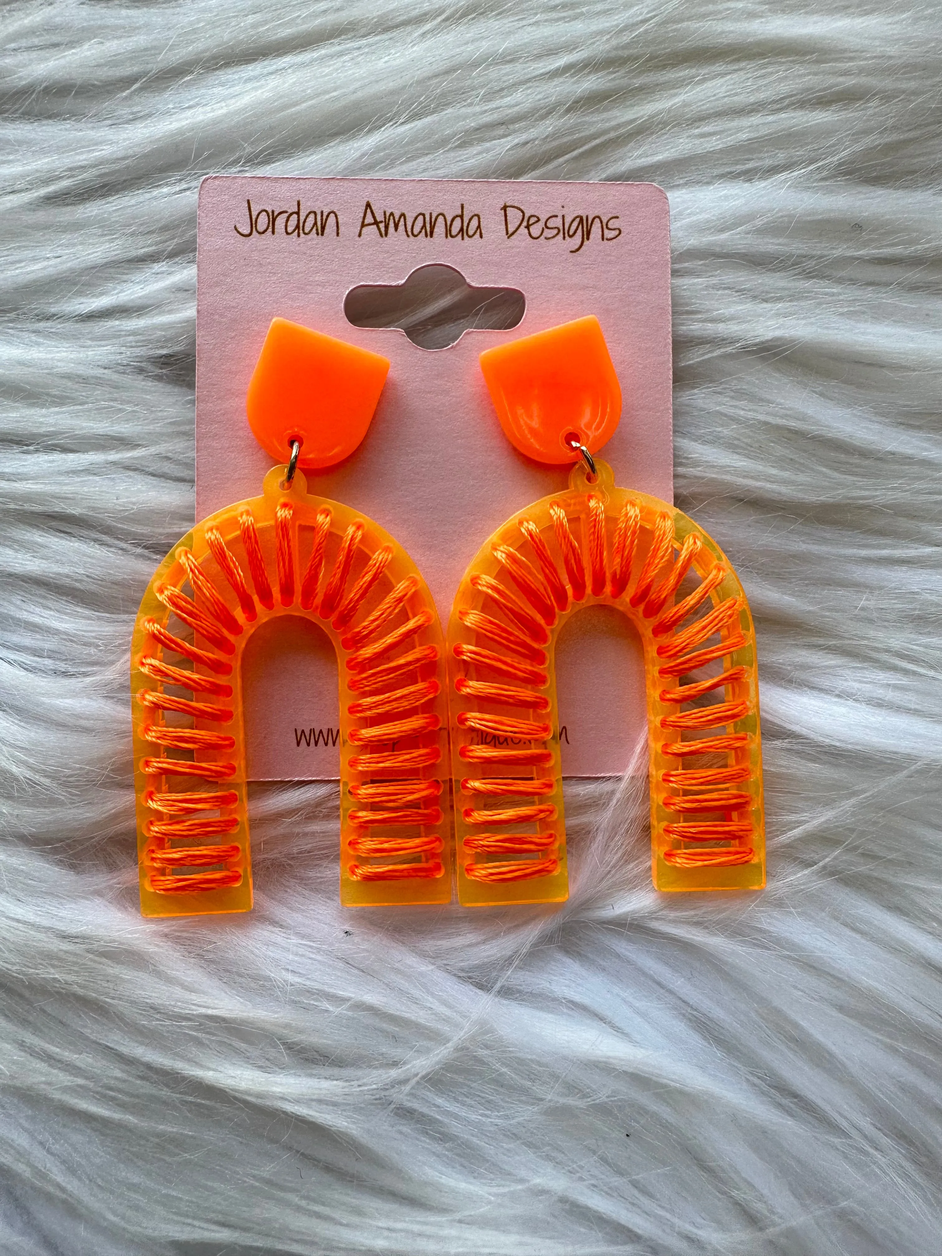 U-Dangle Earring