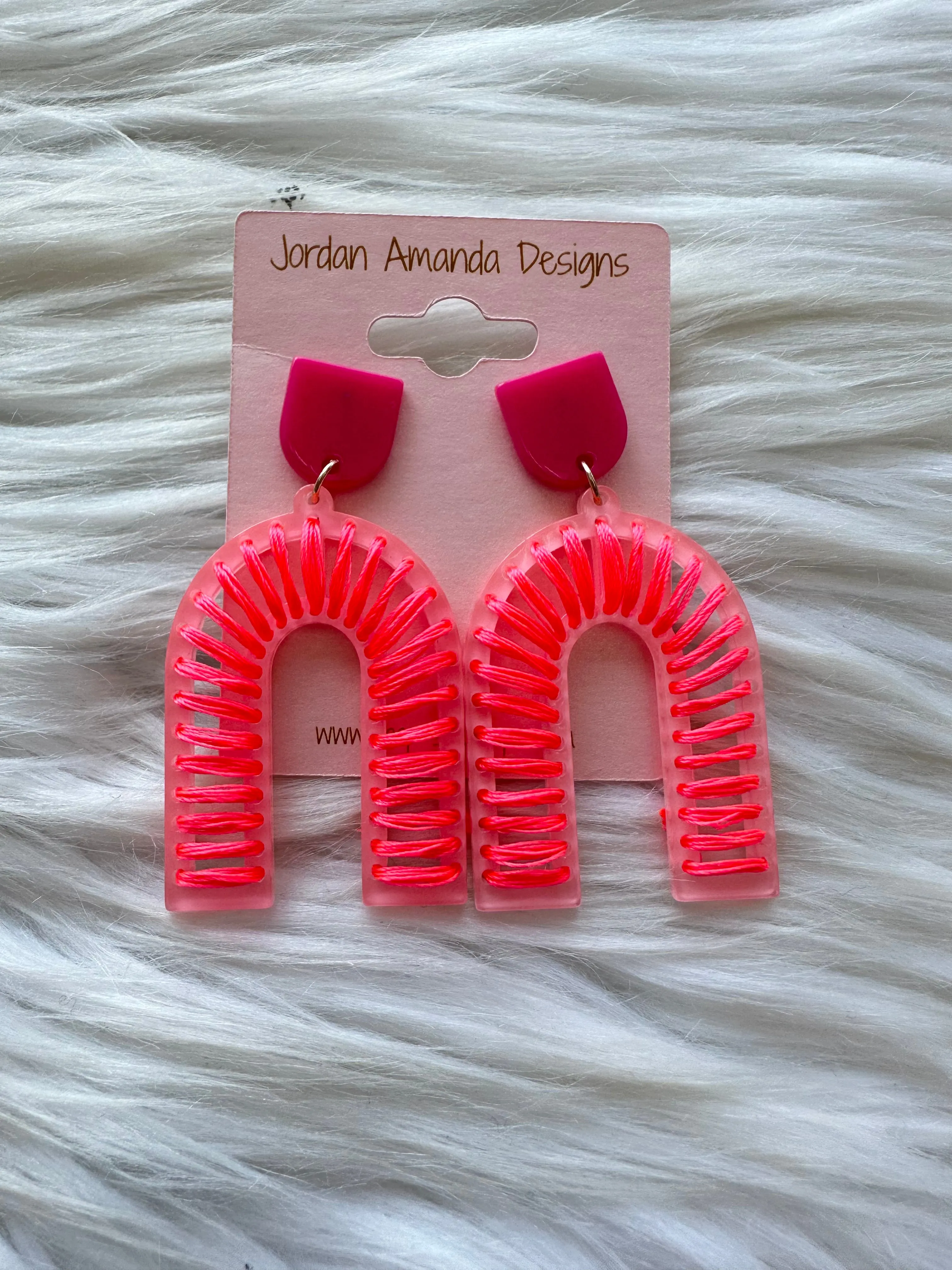 U-Dangle Earring