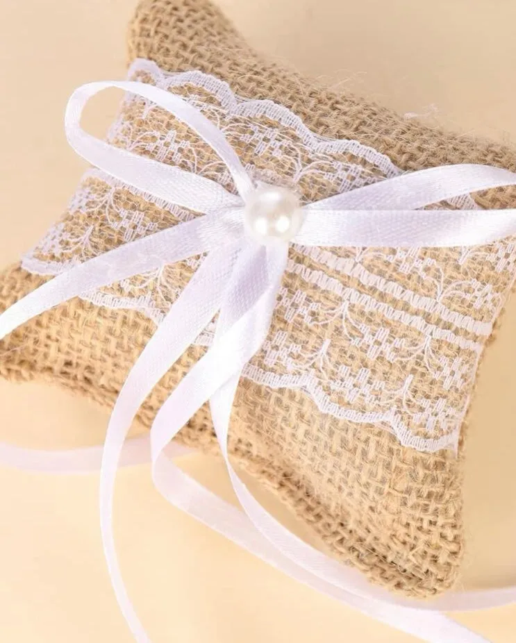 VINTAGE RING CUSHION