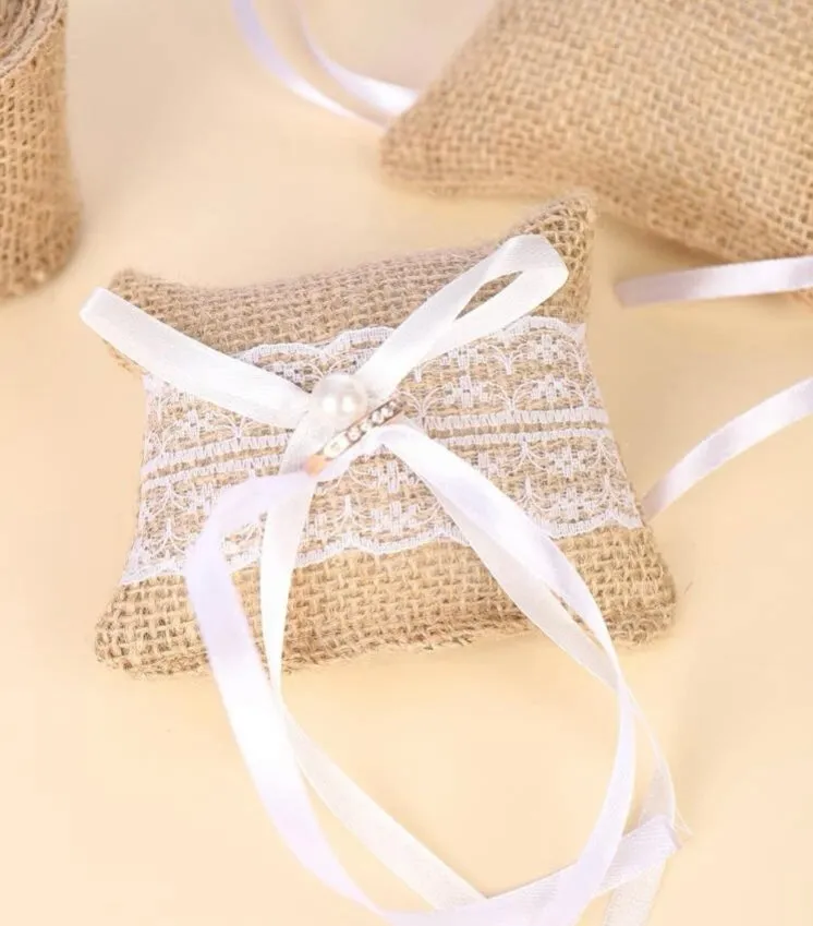 VINTAGE RING CUSHION