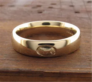 Wedding ring 5mm to 6mm Gretna Green Anvil yellow gold medium court