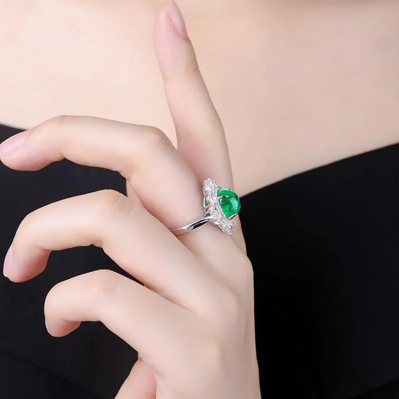 Women's luxury cocktail ring with colombian emerald and jewelems diamond SKU: 6142062